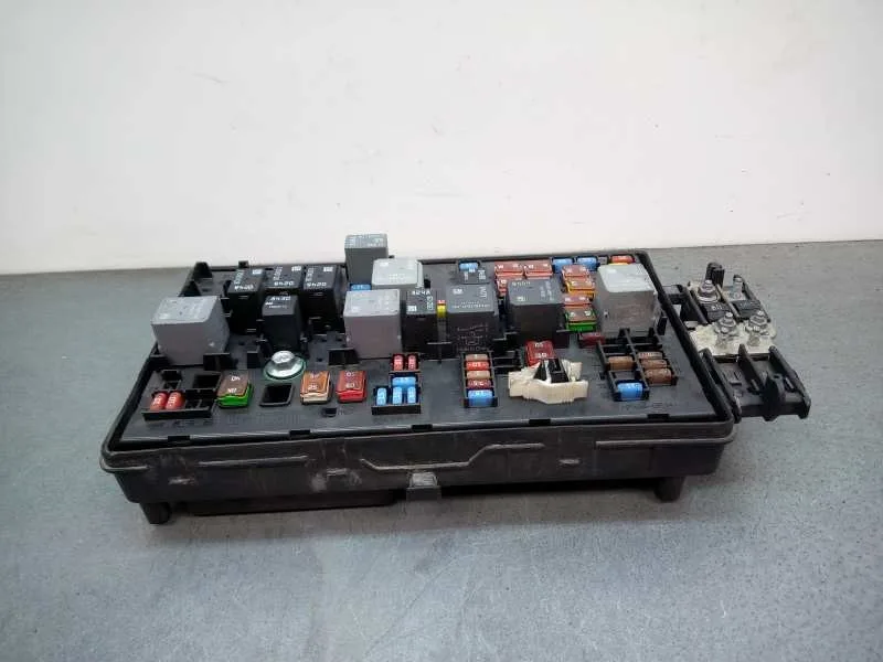 Caja Reles / Fusibles para Opel Insignia Sports Tourer