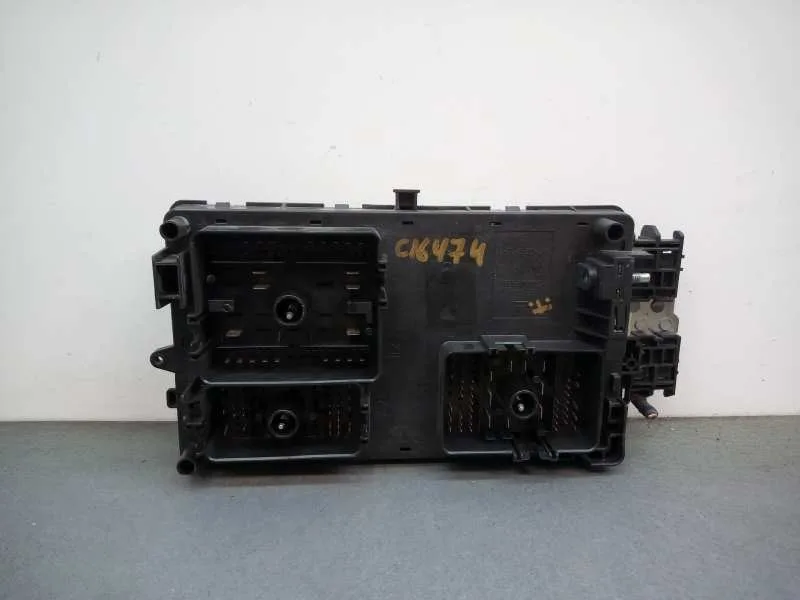 Caja Reles / Fusibles para Opel Insignia Sports Tourer