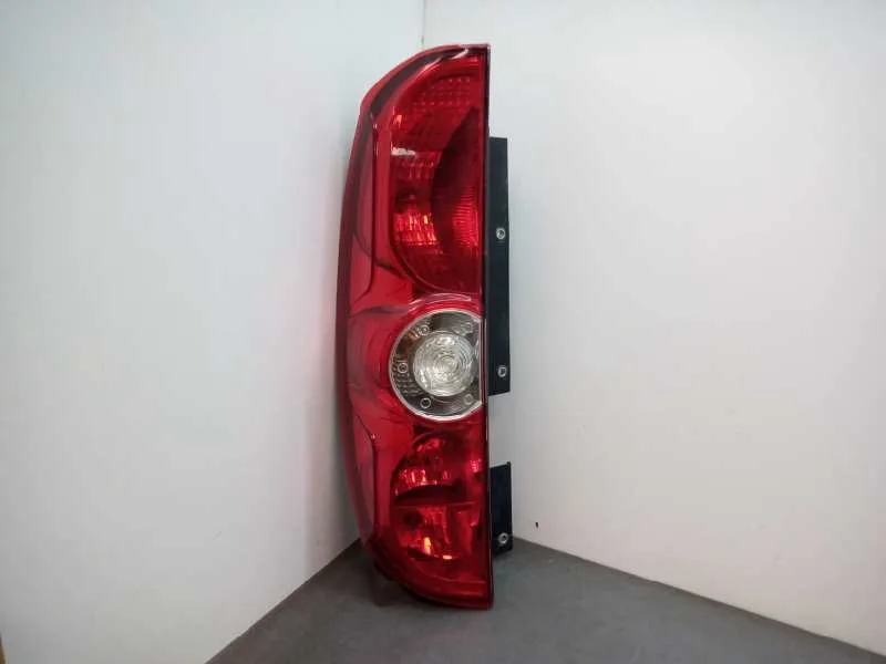 Piloto Trasero Izquierdo para Fiat Doblo