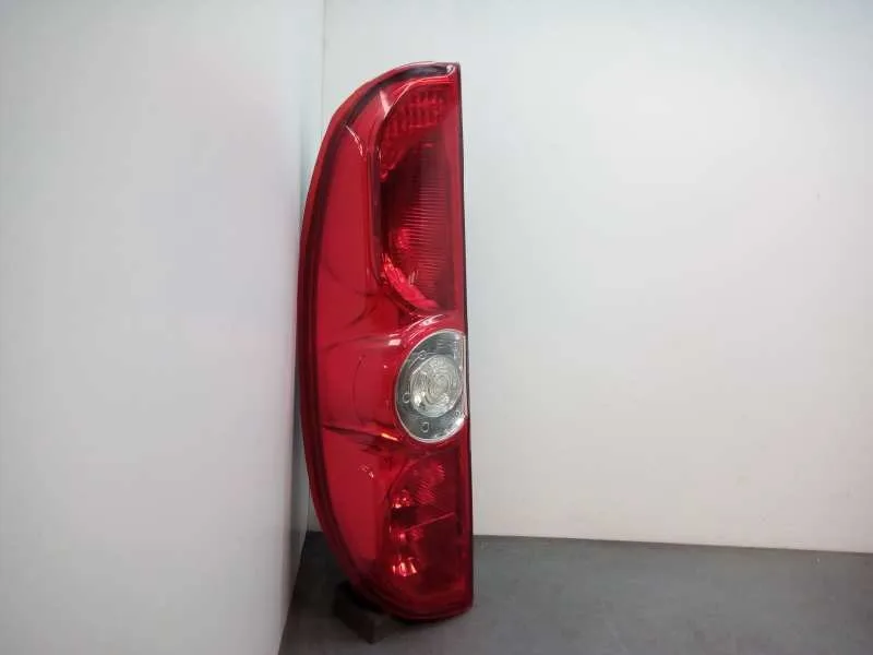 Piloto Trasero Izquierdo para Fiat Doblo