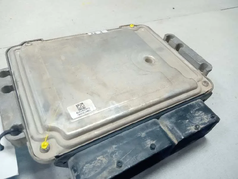 Centralita Motor Uce para Opel Astra Gtc