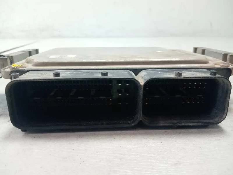 Centralita Motor Uce para Opel Astra Gtc