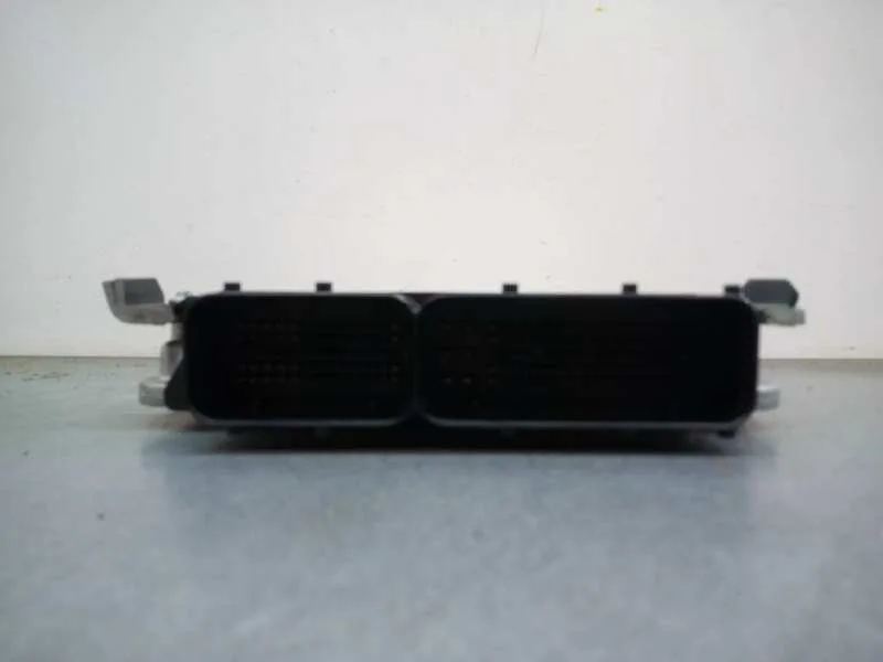 Centralita Motor Uce para Audi A4 Berlina (8E)