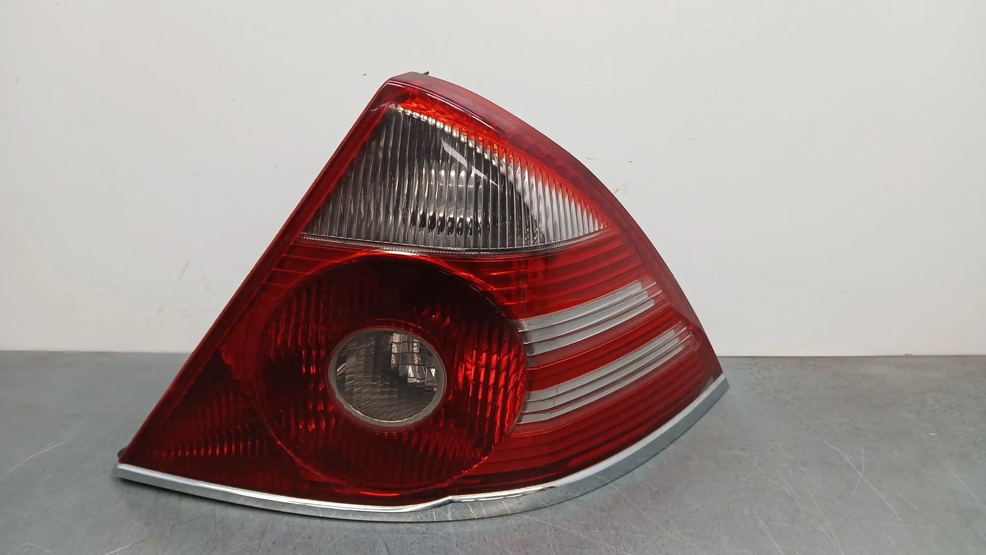 Piloto Trasero Derecho para Ford Mondeo Berlina (Ge)