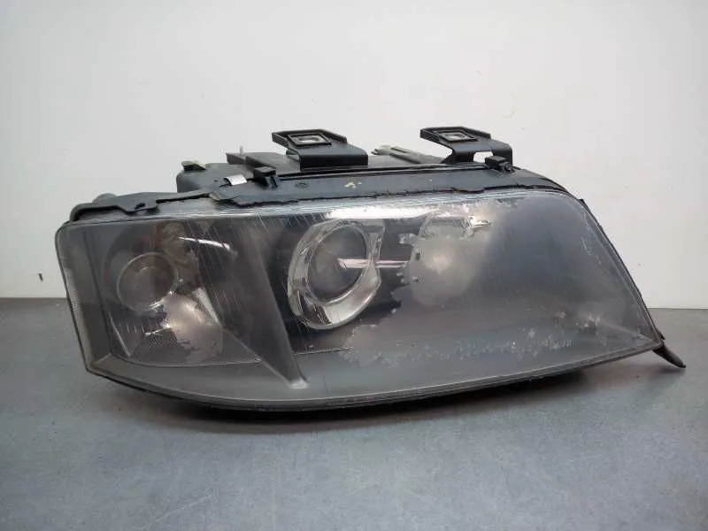Faro Derecho para Audi Allroad Quattro (4B5)