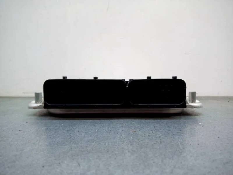 Centralita Motor Uce para Audi A6 Avant (4B5)