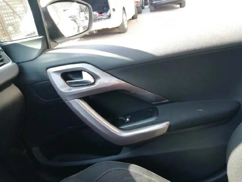 Guarnecido Puerta Delantera Derecha para Peugeot 2008 (--.2013->)