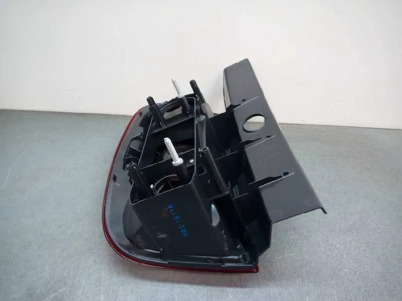 Piloto Trasero Derecho para Dacia Duster