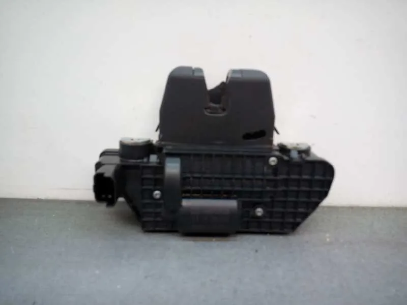 Cerradura Maletero / Porton para Peugeot 2008 (--.2013->)