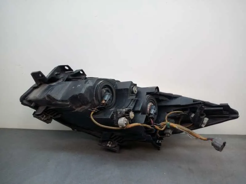 Faro Derecho para Mazda 3 Lim. (Bl)