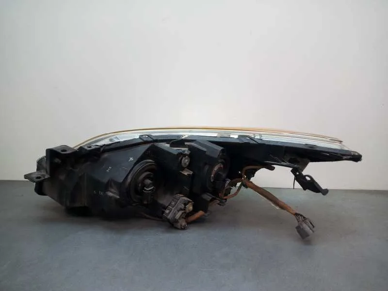 Faro Derecho para Mazda 3 Lim. (Bl)