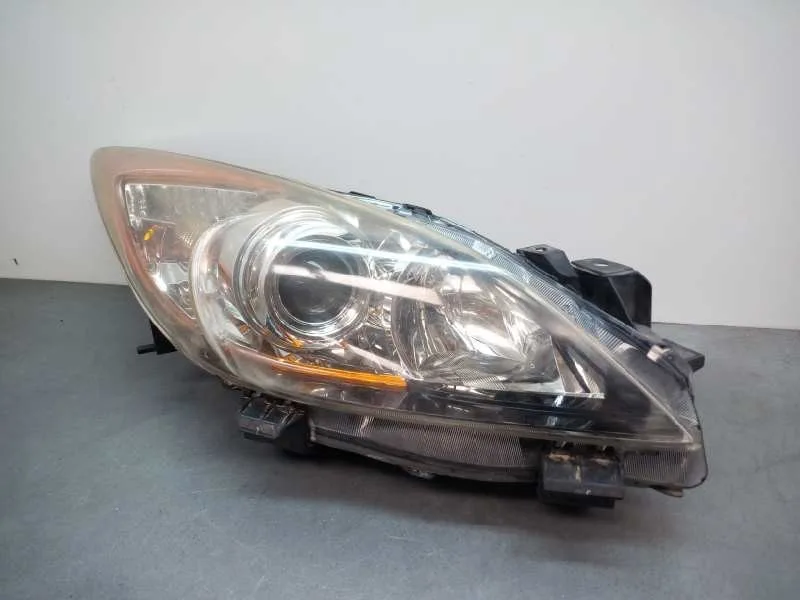 Faro Derecho para Mazda 3 Lim. (Bl)