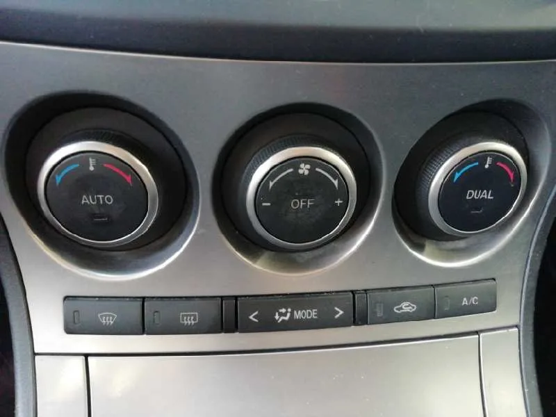 Mando Climatizador para Mazda 3 Lim. (Bl)