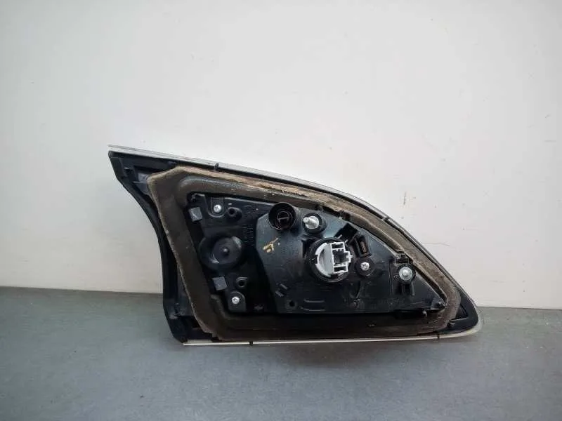 Piloto Trasero Derecho Interior para Mazda 3 Lim. (Bl)