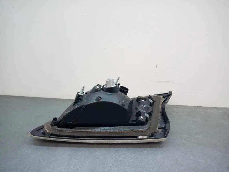 Piloto Trasero Izquierdo Interior para Mazda 3 Lim. (Bl)