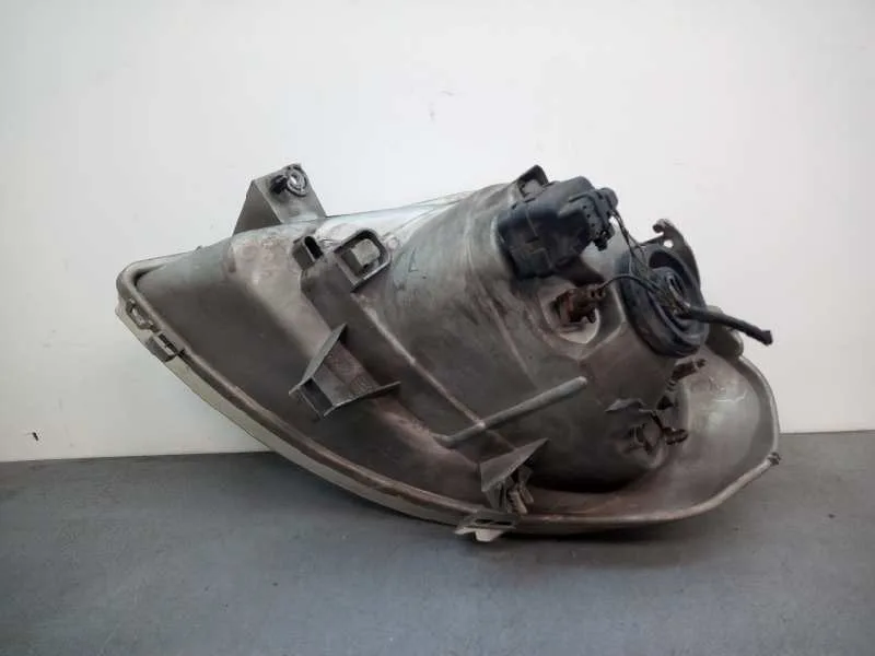 Faro Derecho para Renault Trafic Caja Cerrada (Ab 4.01)