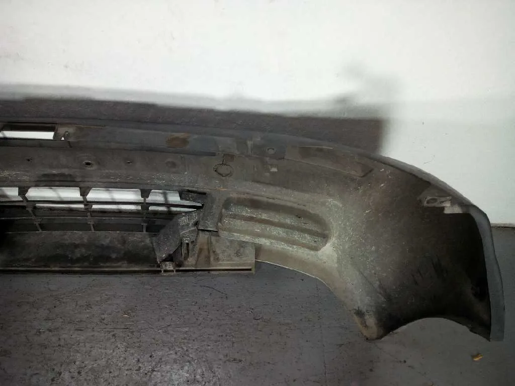 Paragolpes Delantero para Renault Trafic Caja Cerrada (Ab 4.01)
