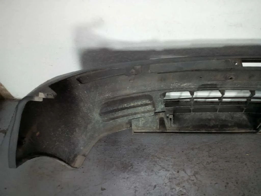 Paragolpes Delantero para Renault Trafic Caja Cerrada (Ab 4.01)