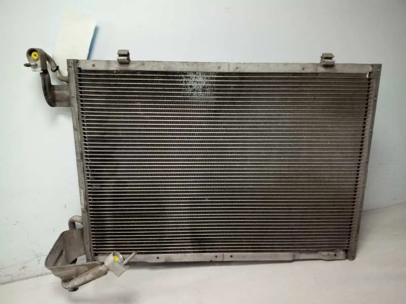 Condensador / Radiador Aire Acondicionado para Ford Fiesta (Ccn)