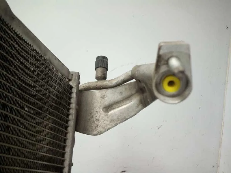 Condensador / Radiador Aire Acondicionado para Ford Fiesta (Ccn)