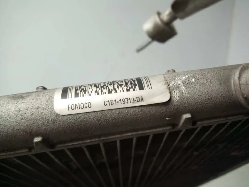Condensador / Radiador Aire Acondicionado para Ford Fiesta (Ccn)