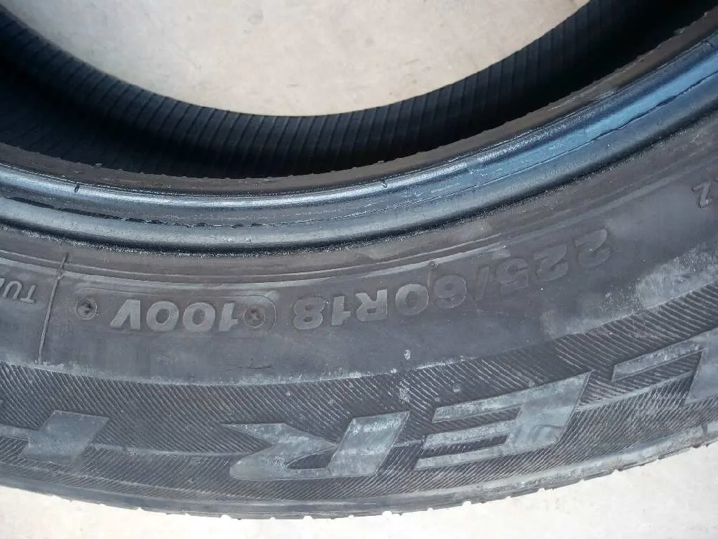 Neumatico para Subaru Outback (B15)