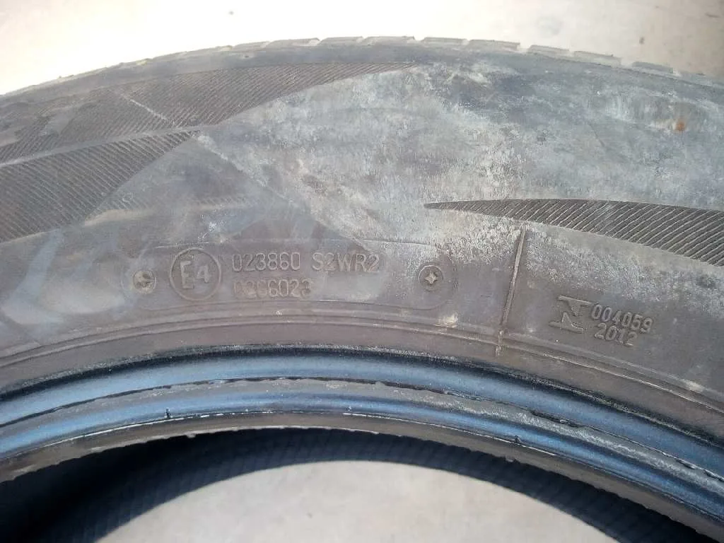 Neumatico para Subaru Outback (B15)
