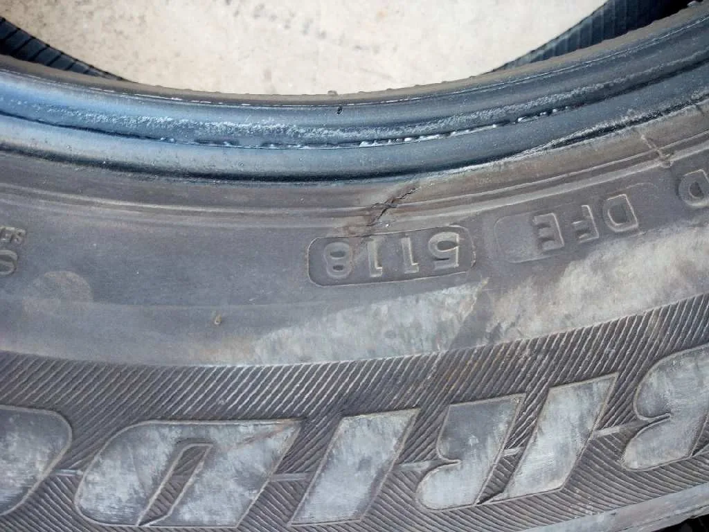 Neumatico para Subaru Outback (B15)