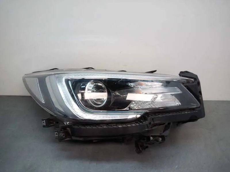 Faro Derecho para Subaru Outback (B15)
