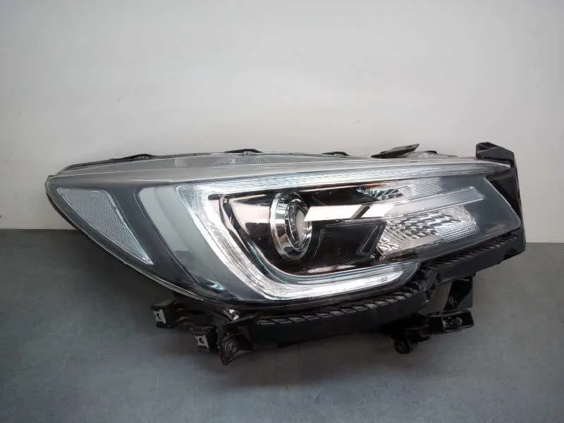 Faro Derecho para Subaru Outback (B15)