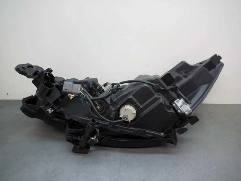 Faro Derecho para Subaru Outback (B15)