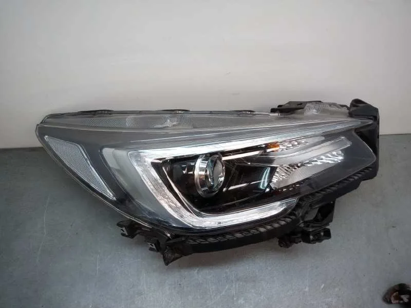 Faro Derecho para Subaru Outback (B15)