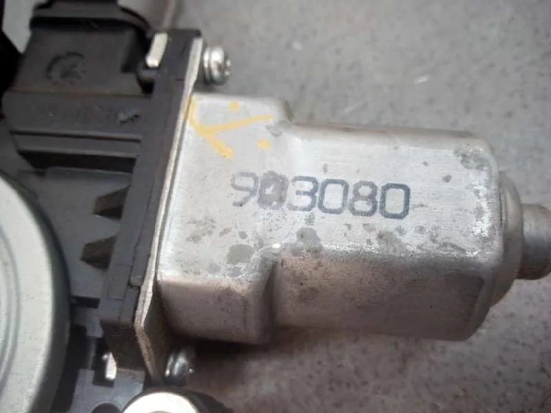 Elevalunas Delantero Derecho para Subaru Outback (B15)