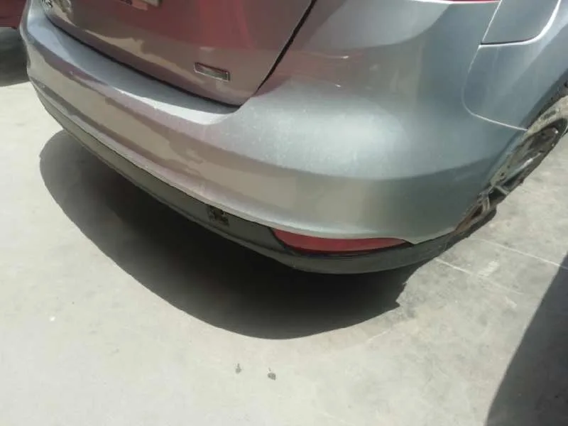 Paragolpes Trasero para Ford Focus Lim. (Cb8)