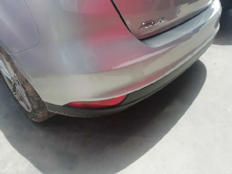 Paragolpes Trasero para Ford Focus Lim. (Cb8)