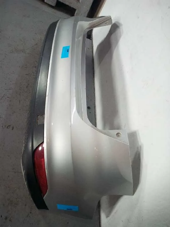 Paragolpes Trasero para Ford Focus Lim. (Cb8)