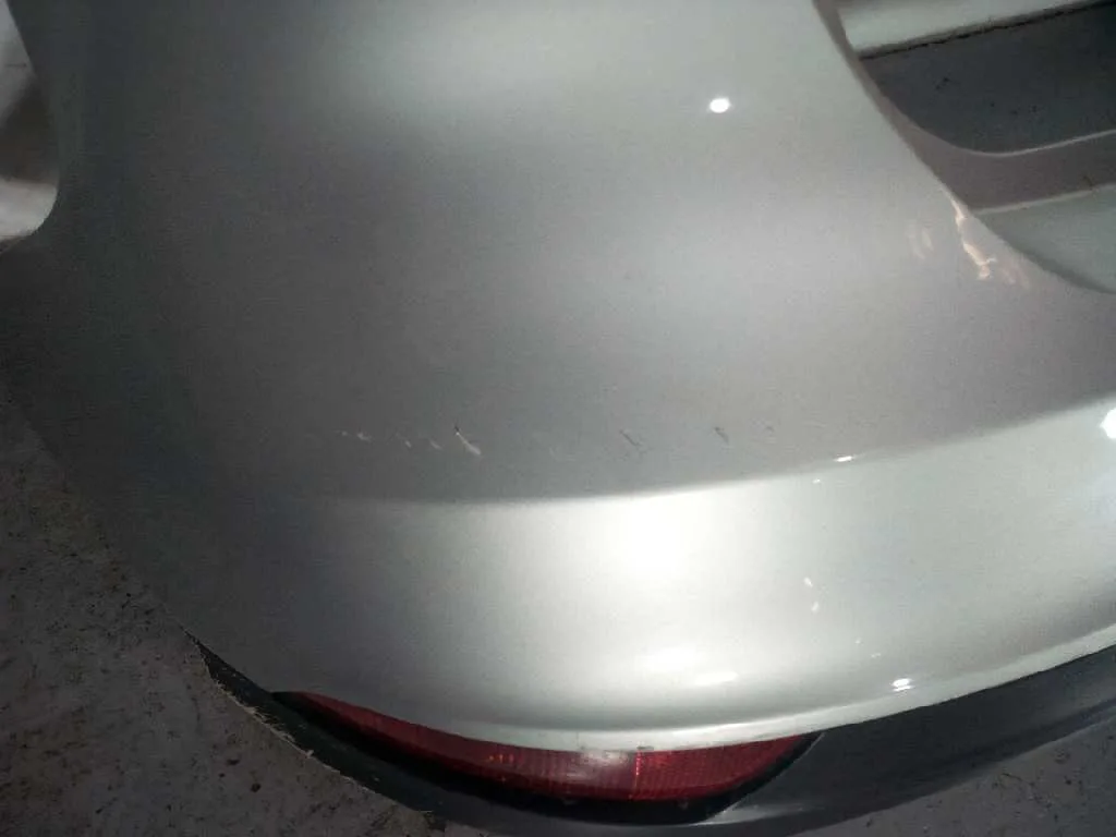 Paragolpes Trasero para Ford Focus Lim. (Cb8)