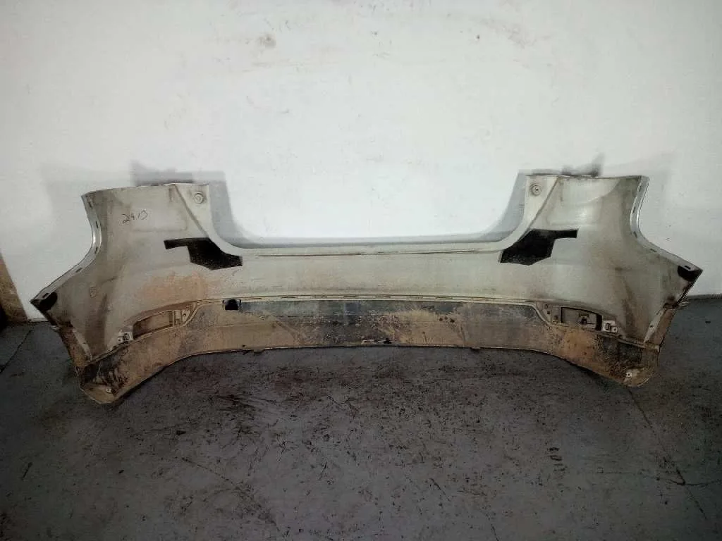 Paragolpes Trasero para Ford Focus Lim. (Cb8)