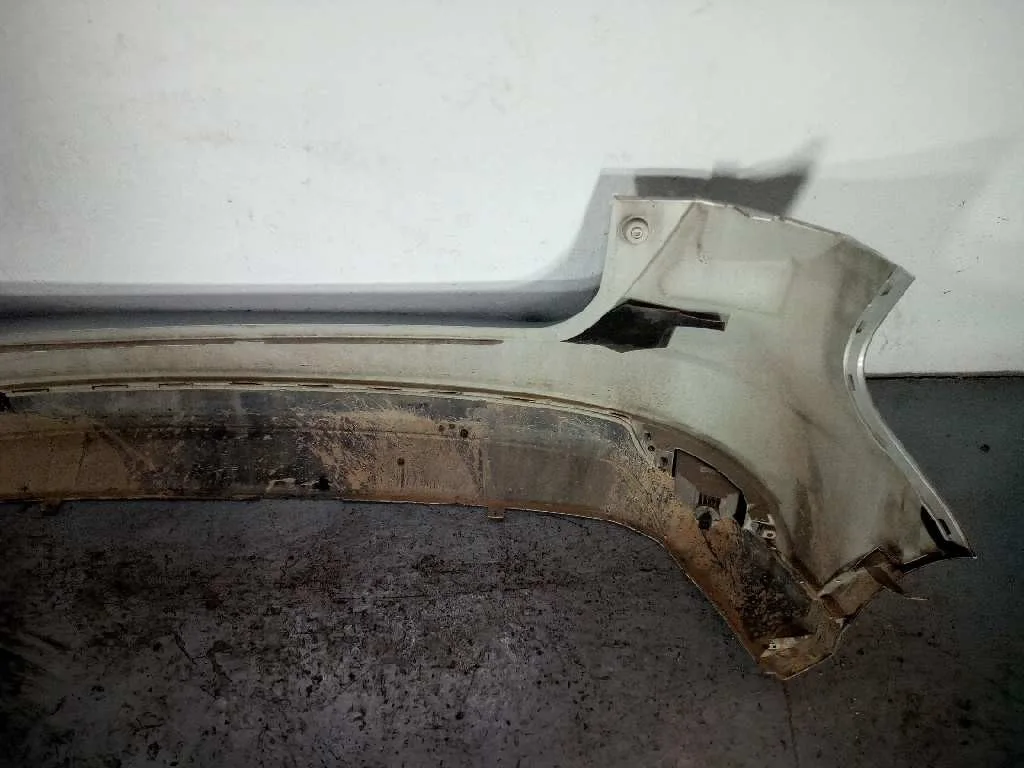 Paragolpes Trasero para Ford Focus Lim. (Cb8)
