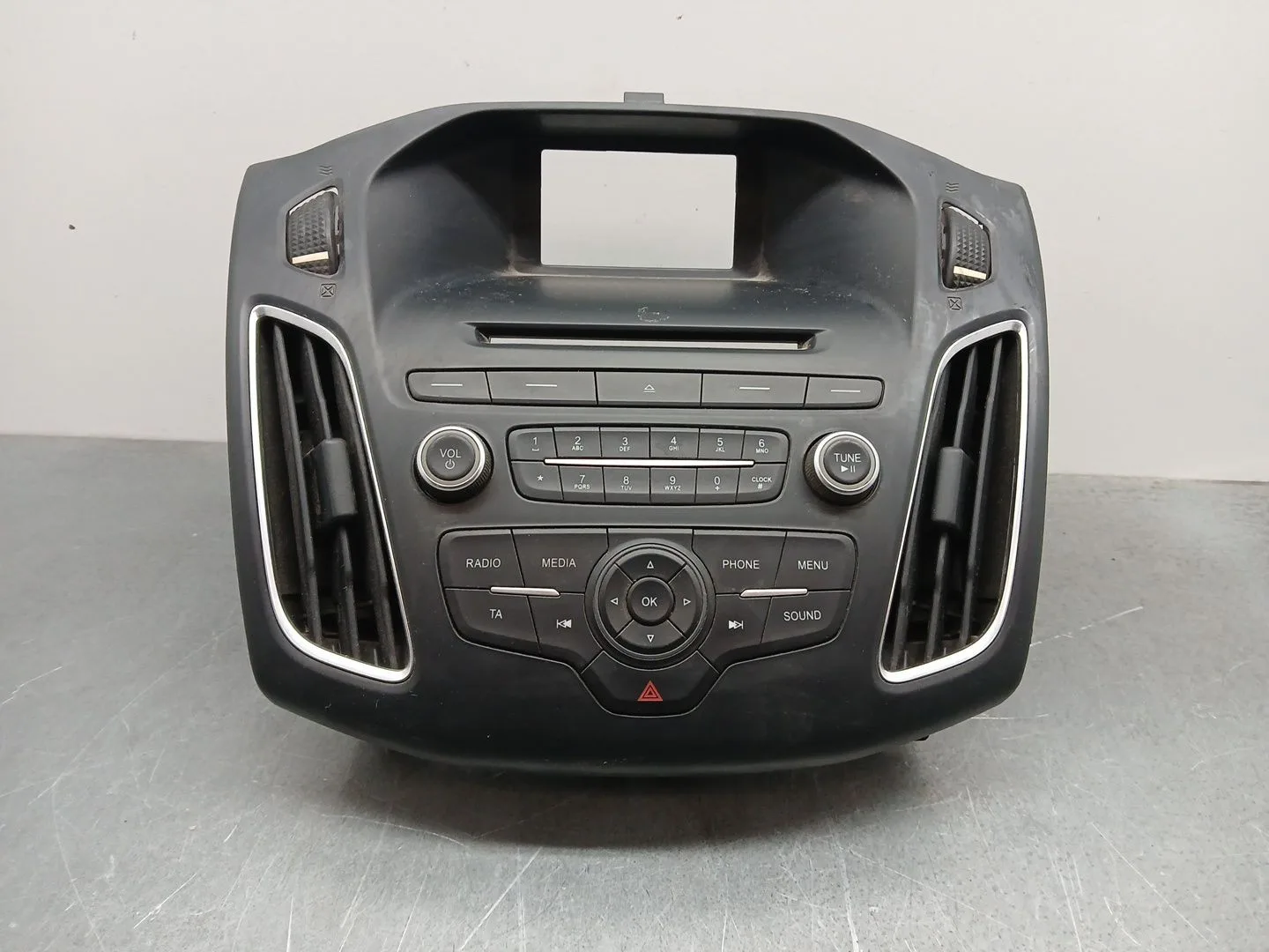 Sistema Audio / Radio Cd para Ford Focus Lim. (Cb8)