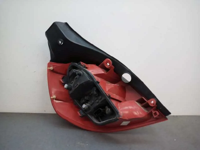 Piloto Trasero Derecho para Renault Clio Iii