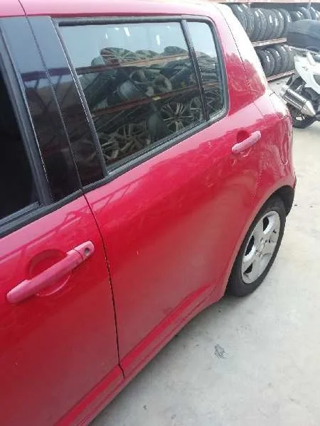 Puerta Trasera Izquierda para Suzuki Swift Berlina (Mz)