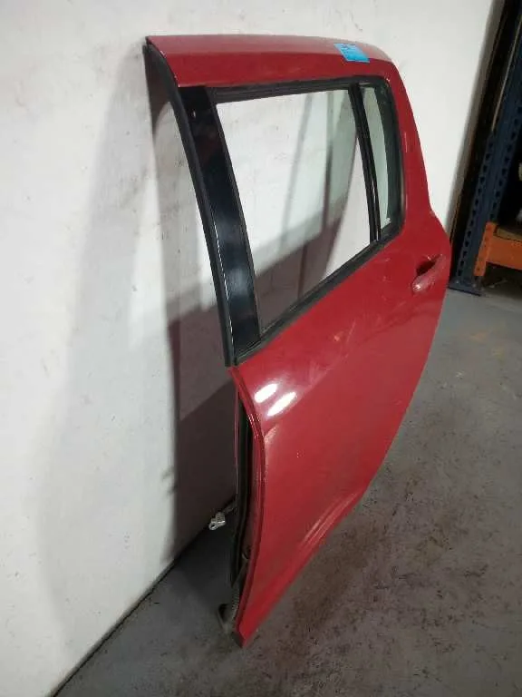 Puerta Trasera Izquierda para Suzuki Swift Berlina (Mz)