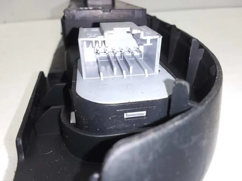 Mando Elevalunas Delantero Izquierdo para Volkswagen Passat Variant (3C5)