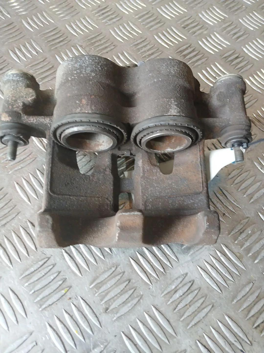 Pinza Freno Delantera Derecha para Peugeot Boxer Caja Cerrada (Bat. 3450) (333)