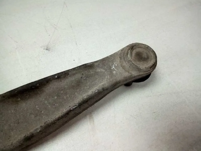 Brazo Suspension Inferior Delantero Derecho para Cadillac Bls