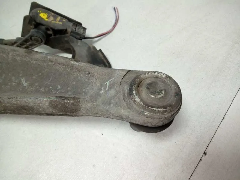 Brazo Suspension Inferior Delantero Izquierdo para Cadillac Bls