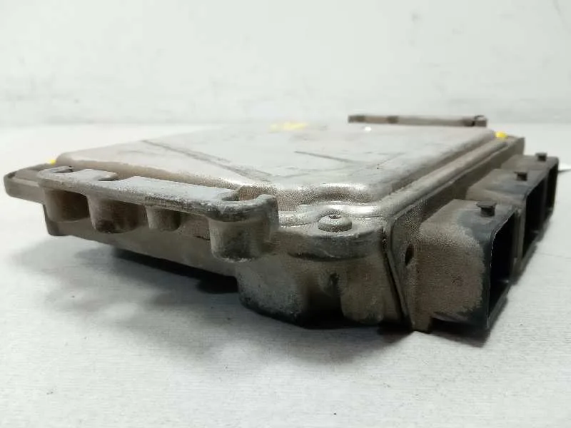 Centralita Motor Uce para Renault Trafic Caja Cerrada (Ab 4.01)