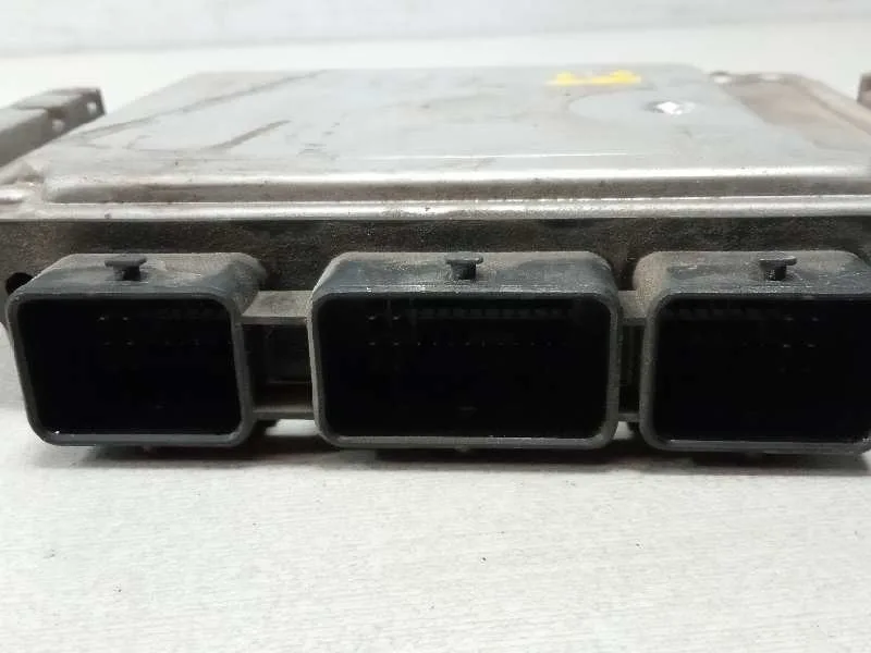 Centralita Motor Uce para Renault Trafic Caja Cerrada (Ab 4.01)