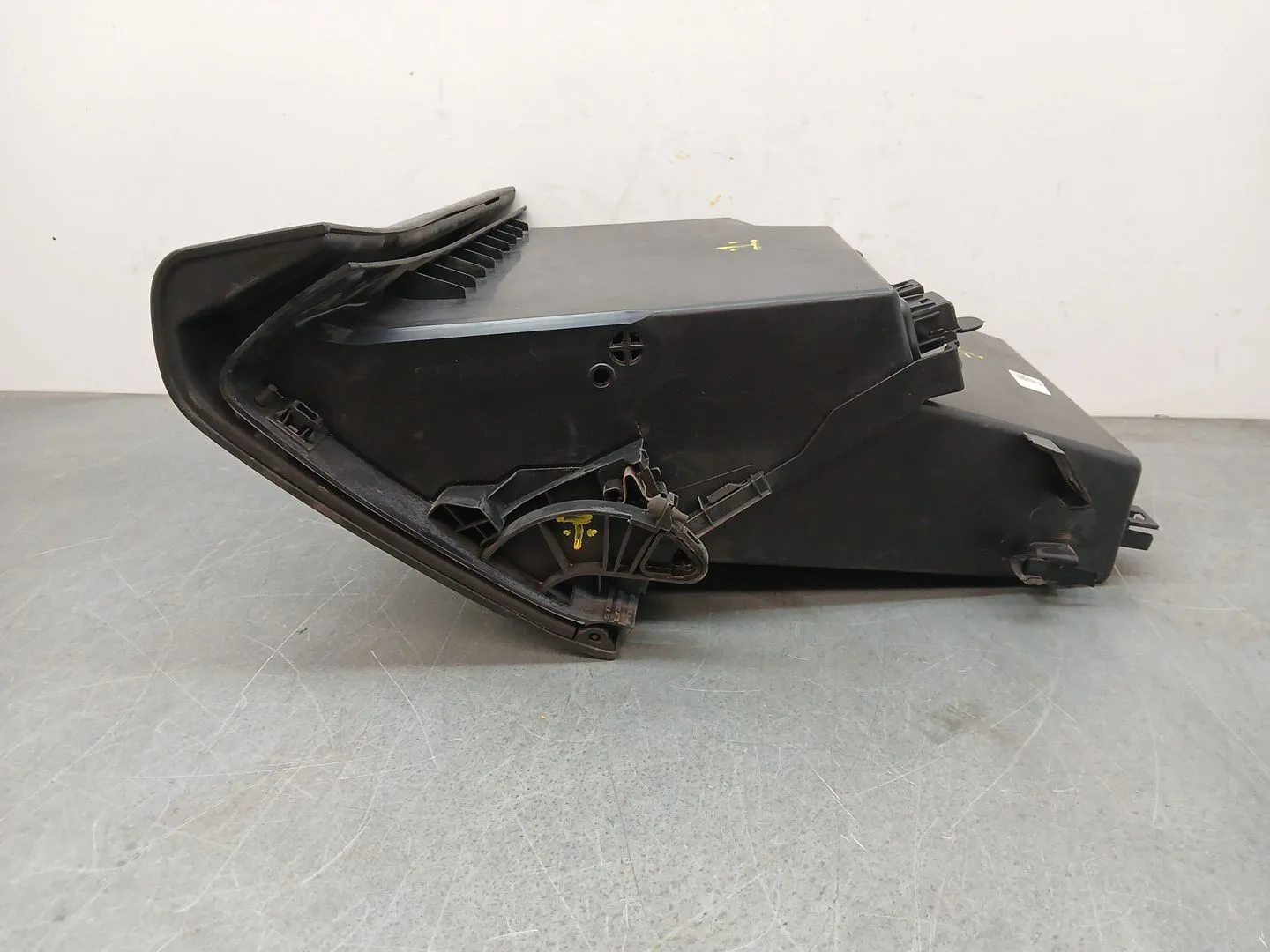 Guantera para Peugeot Rifter